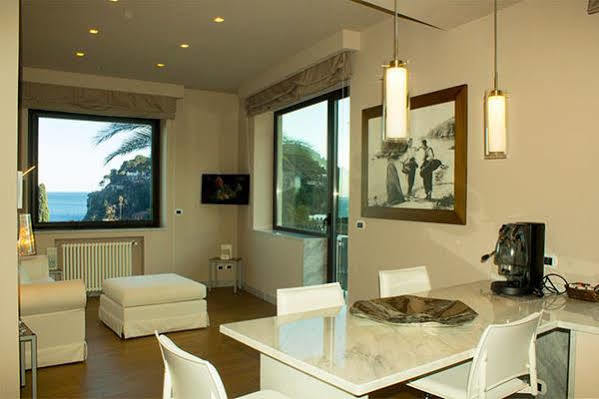 Fenetre Sur Le Blue Apartment Taormina Exterior photo