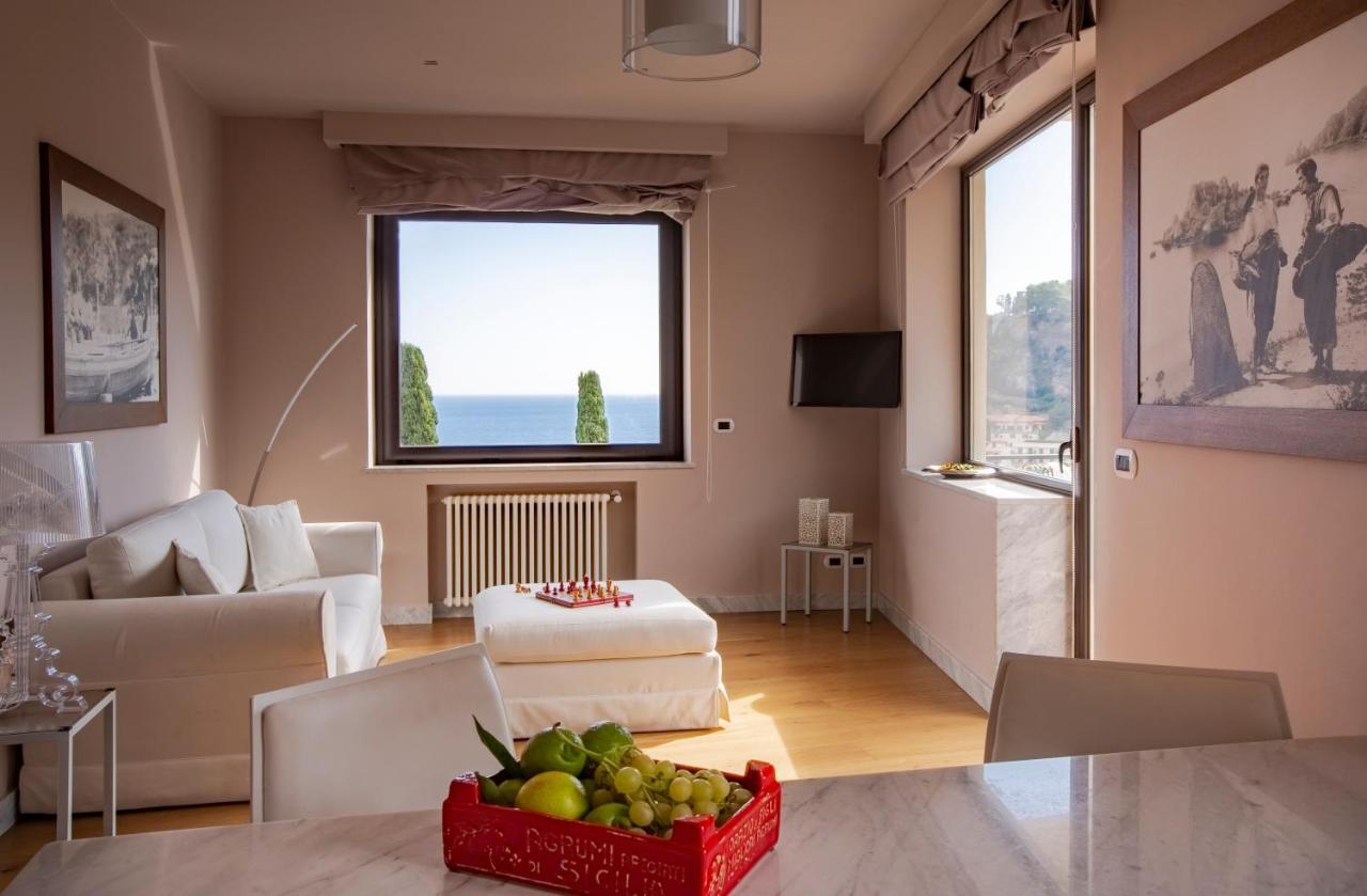 Fenetre Sur Le Blue Apartment Taormina Exterior photo